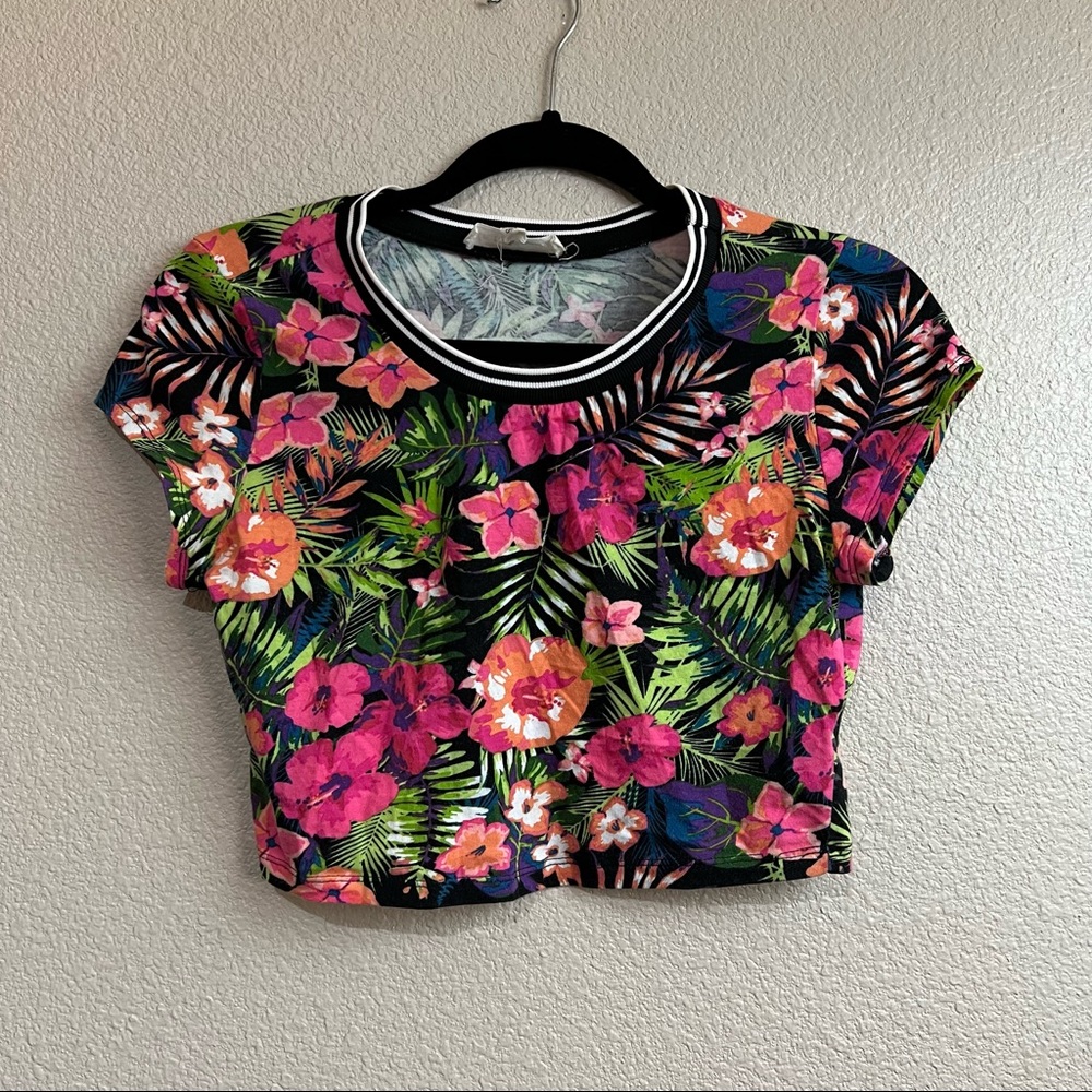 Love Tree Floral Stripe Crop Top Sz L